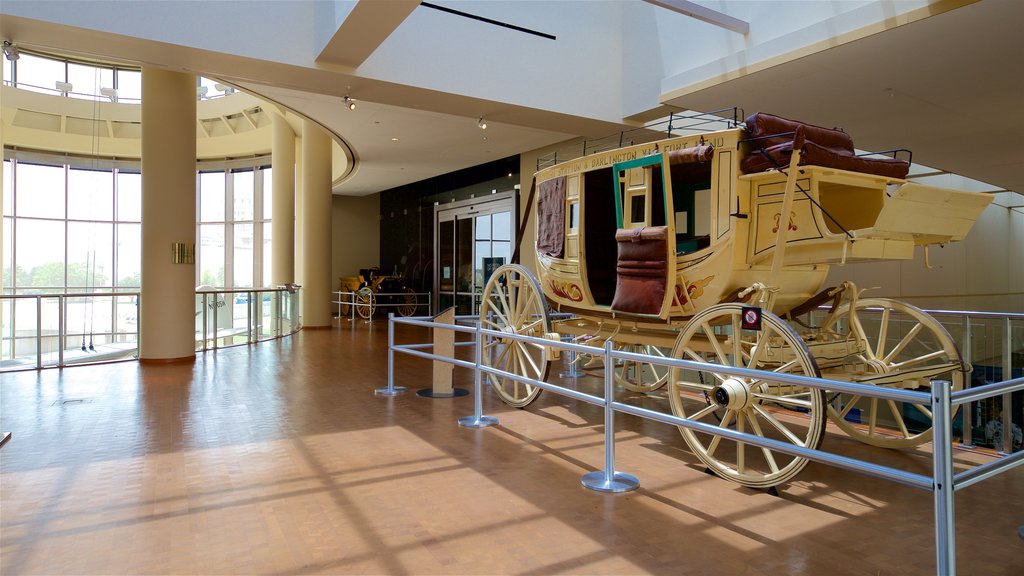 Centro histórico de Oklahoma mostrando elementos del patrimonio y vistas interiores