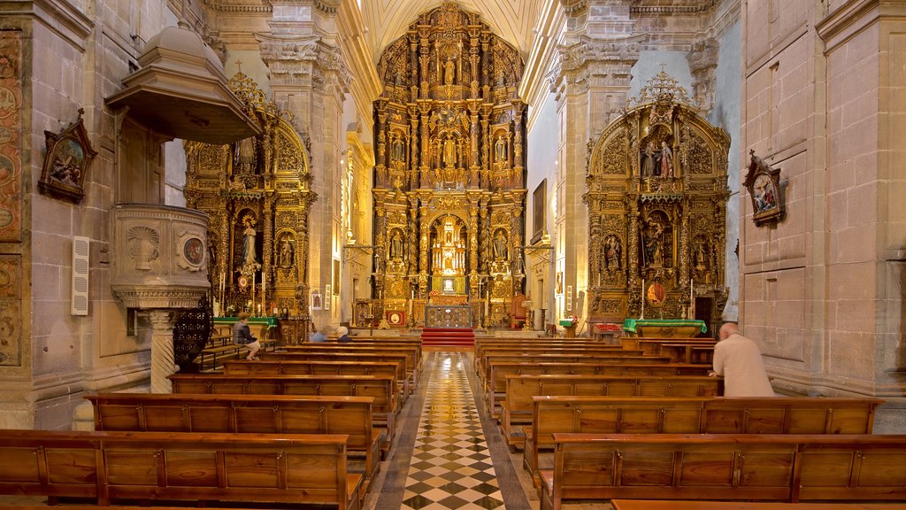 Church of San Isidoro showing a church or cathedral, heritage elements and interior views