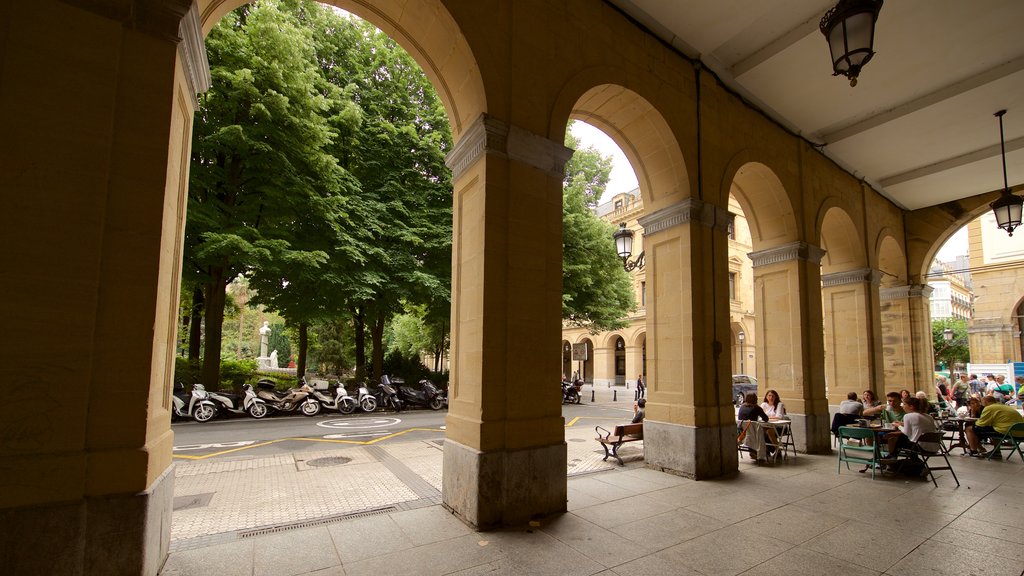 Plaza Gipuzkoa which includes interior views, outdoor eating and heritage elements