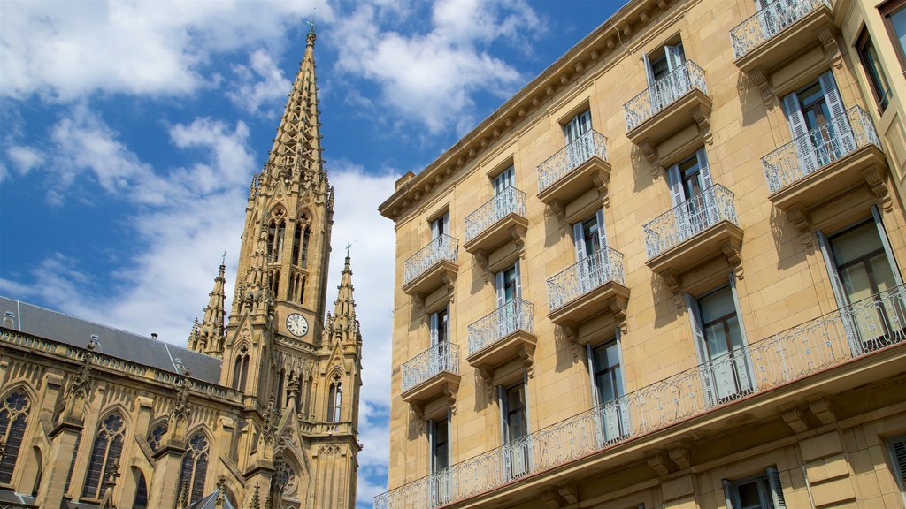 Catedral del Buen Pastor de San Sebastián ofreciendo una iglesia o catedral y patrimonio de arquitectura