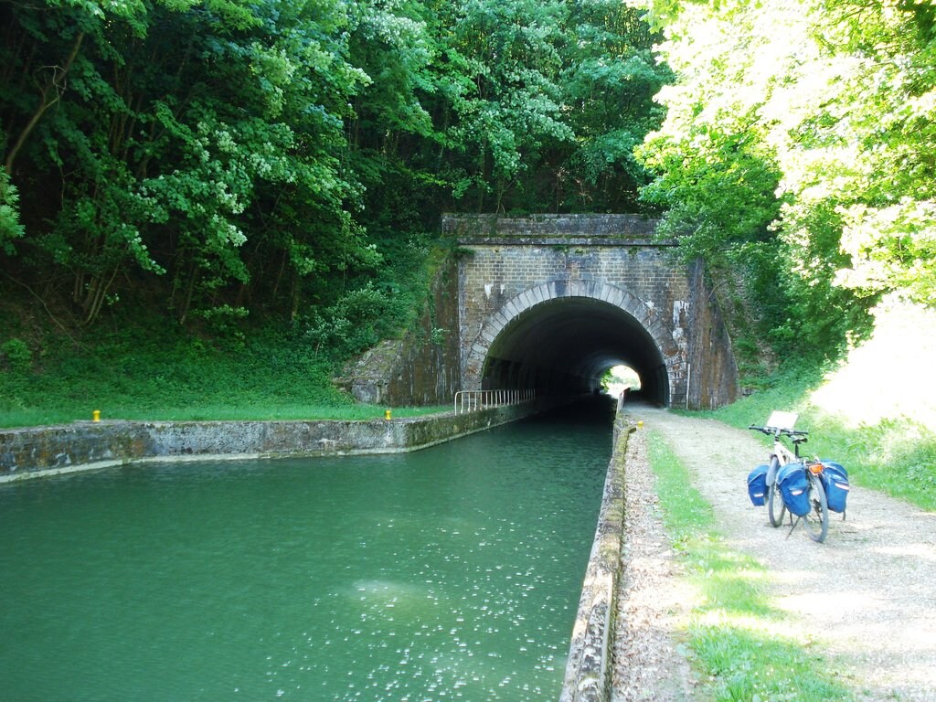 Le parc naturel régional des Ardennes, entre pierres rares et tourbières Explore par Expedia