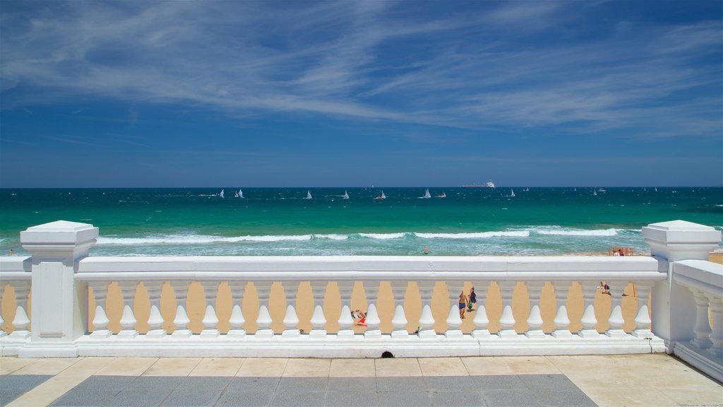 El Sardinero Beach showing general coastal views