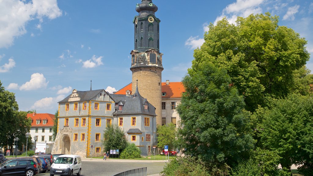 Schlossmuseum which includes heritage architecture