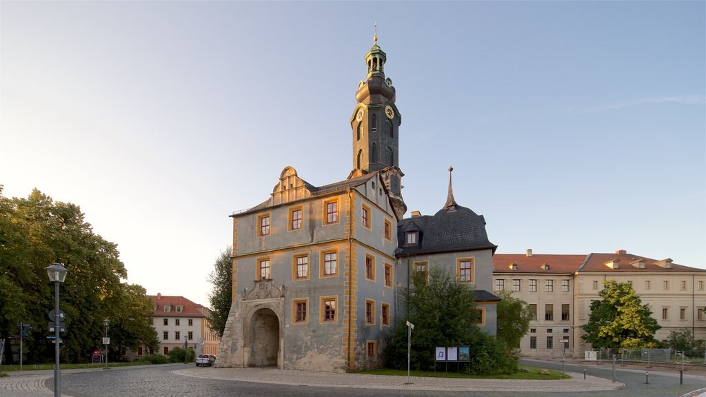 Schlossmuseum caracterizando arquitetura de patrimônio e um pôr do sol