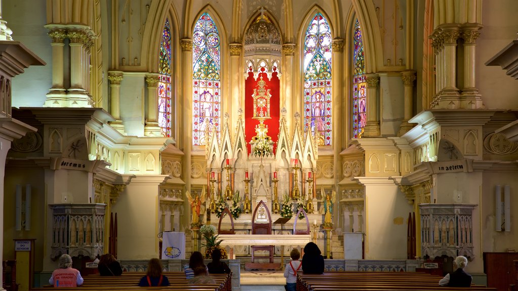 Catedral Nossa Senhora da Boa Viagem que inclui vistas internas, elementos de patrimônio e uma igreja ou catedral