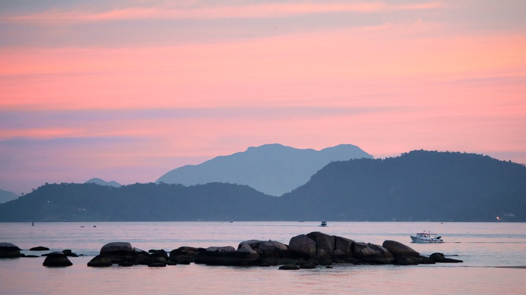 Angra dos Reis featuring a bay or harbor and a sunset