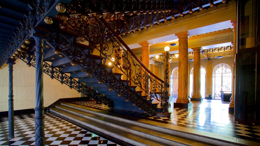 Museu das Minas e do Metal que inclui elementos de patrimônio e vistas internas