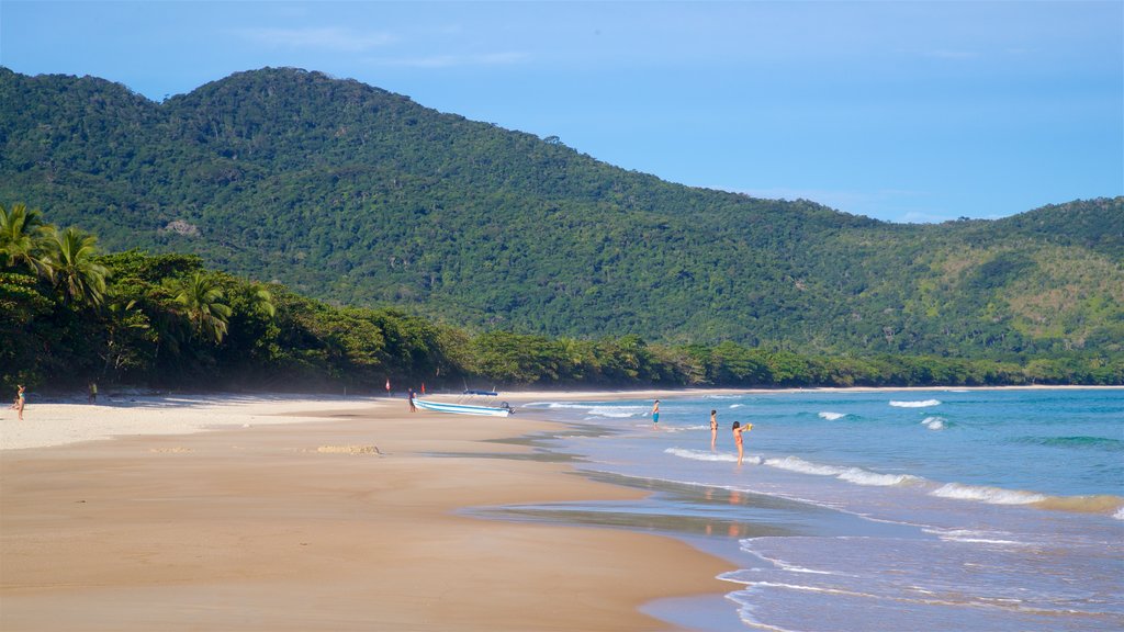 Playa de Lopes Mendes ofreciendo una playa y vista general a la costa