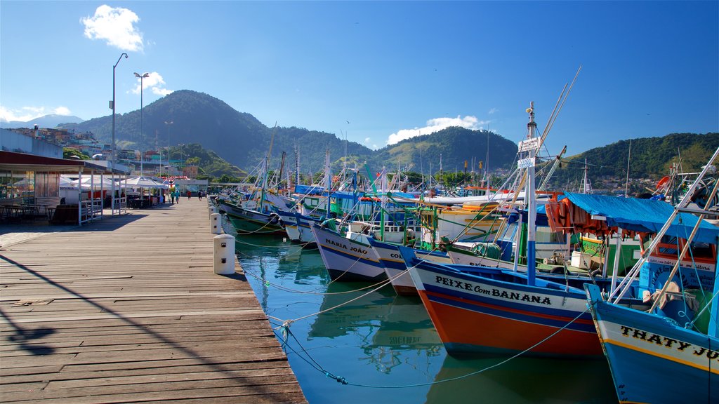 Porto de Angra dos Reis caracterizando uma baía ou porto