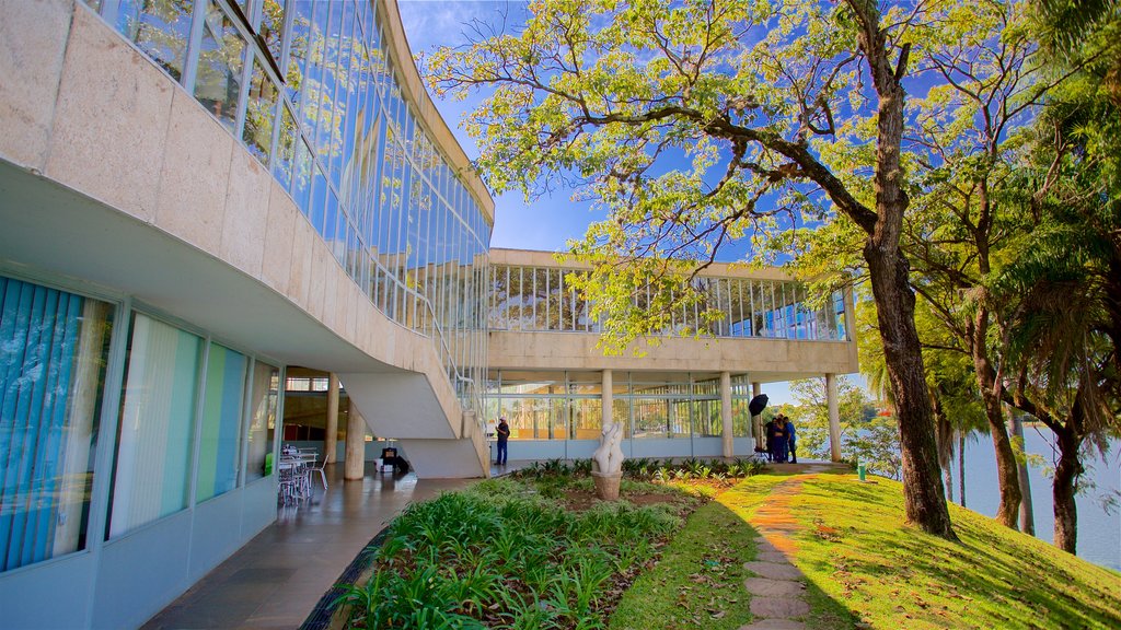 Pampulha Art Museum showing a garden and modern architecture