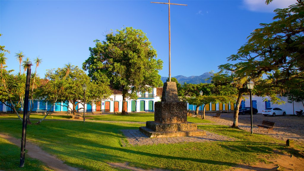 Plaza Bandeira mostrando un jardín