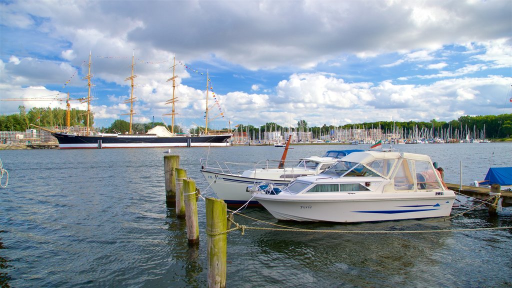 Travemuende showing a bay or harbour