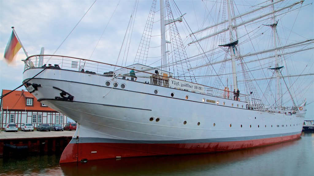 Gorch Fock 1 showing a bay or harbour