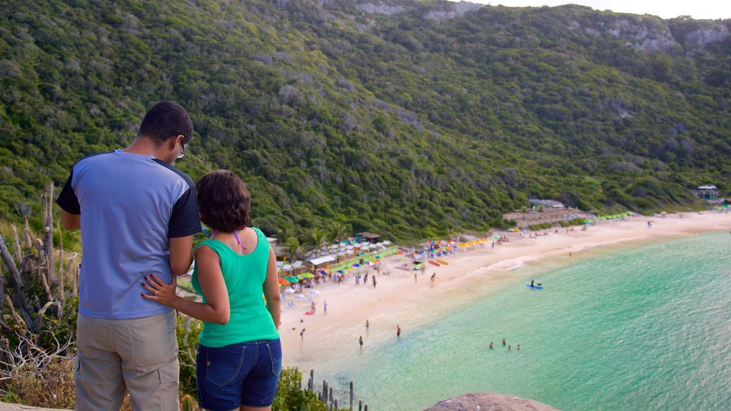 Playa Forno ofreciendo vista general a la costa y también una pareja