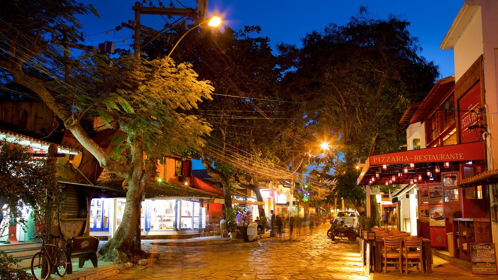 Rua das Pedras which includes night scenes and a small town or village