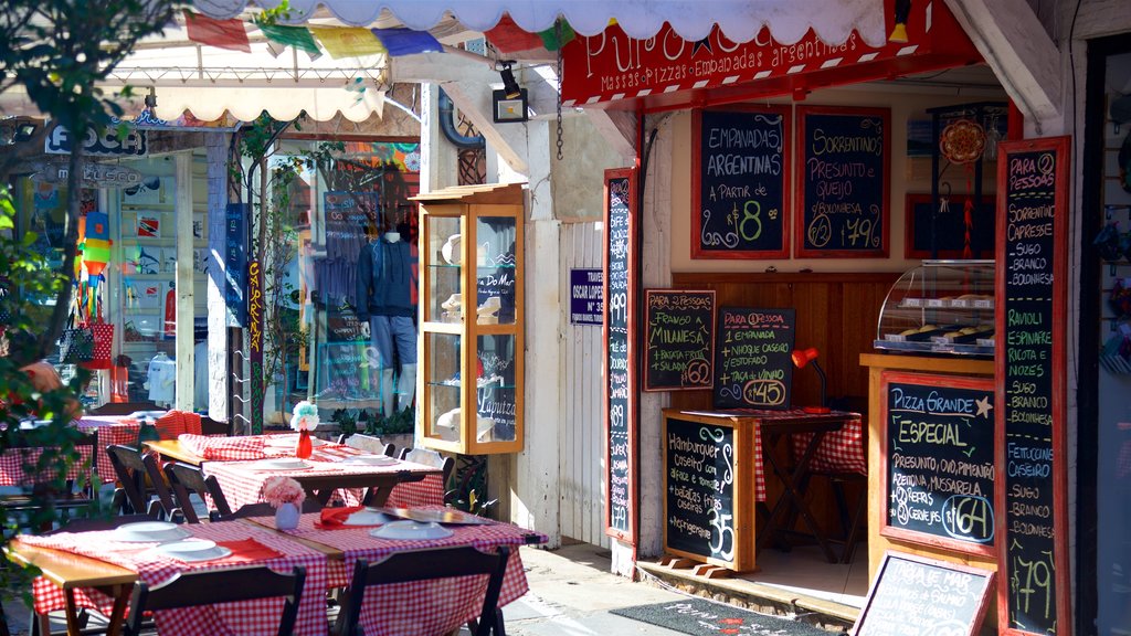 Rua das Pedras ofreciendo escenas de café