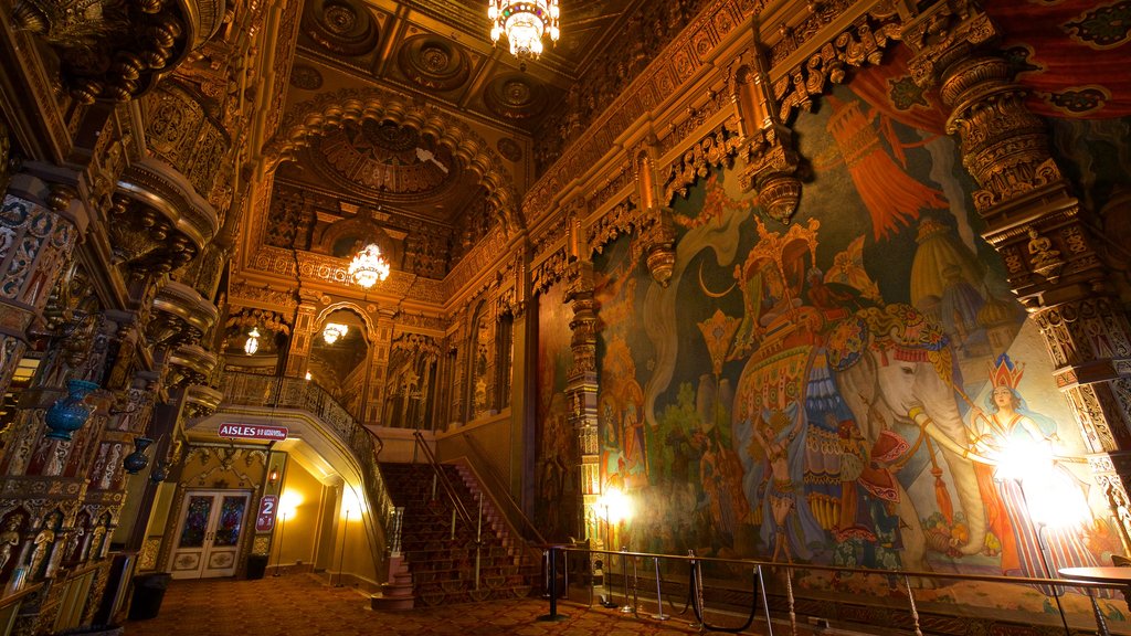 Landmark Theatre mostrando elementos de patrimônio, arte e vistas internas