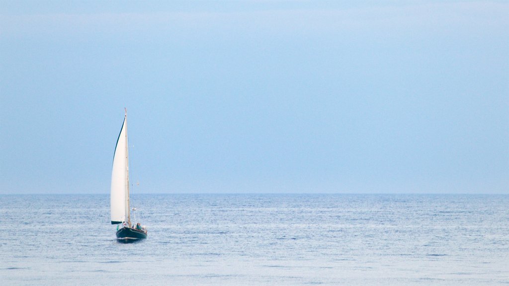 Ogunquit Beach showing boating and general coastal views