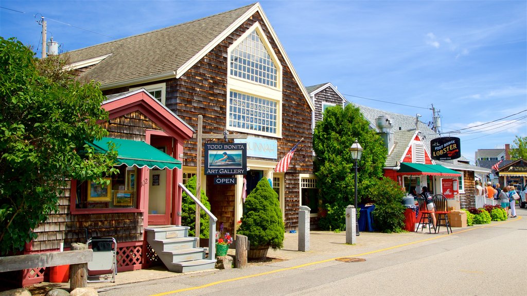 Perkins Cove mostrando uma cidade pequena ou vila