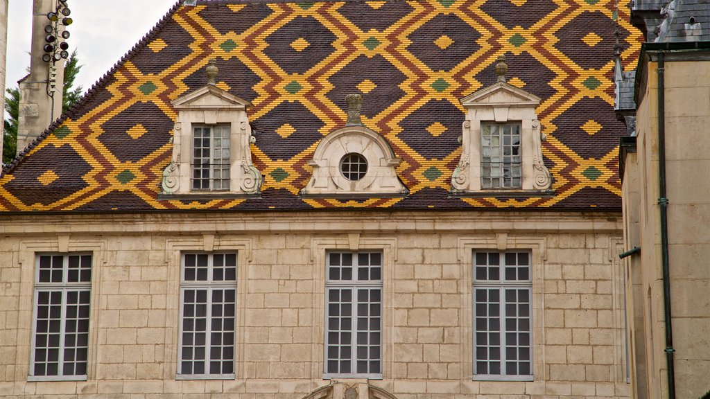 Hôtel Dieu mettant en vedette éléments du patrimoine