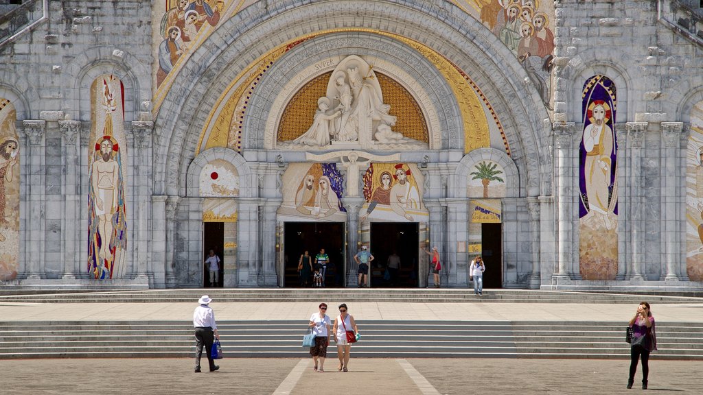 Rosary Basilica which includes a church or cathedral, heritage architecture and street scenes