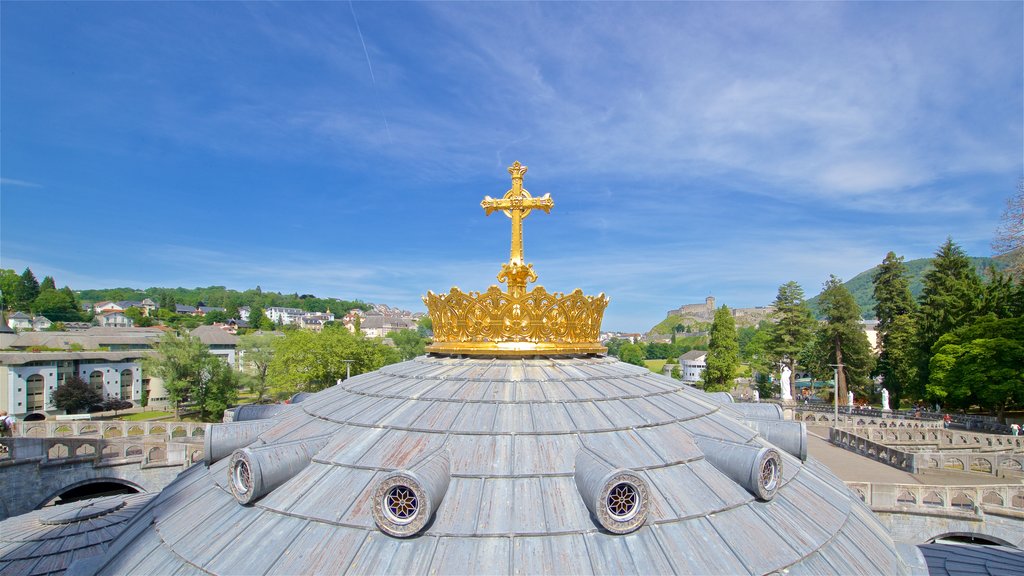 Rosary Basilica which includes religious elements