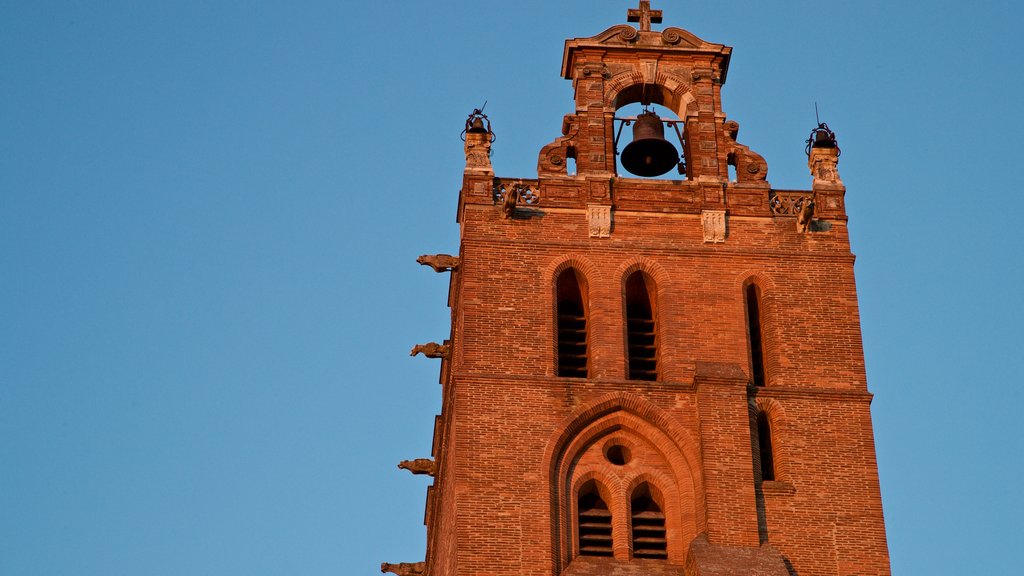 Saint Etienne Cathedrale mostrando uma igreja ou catedral e arquitetura de patrimônio