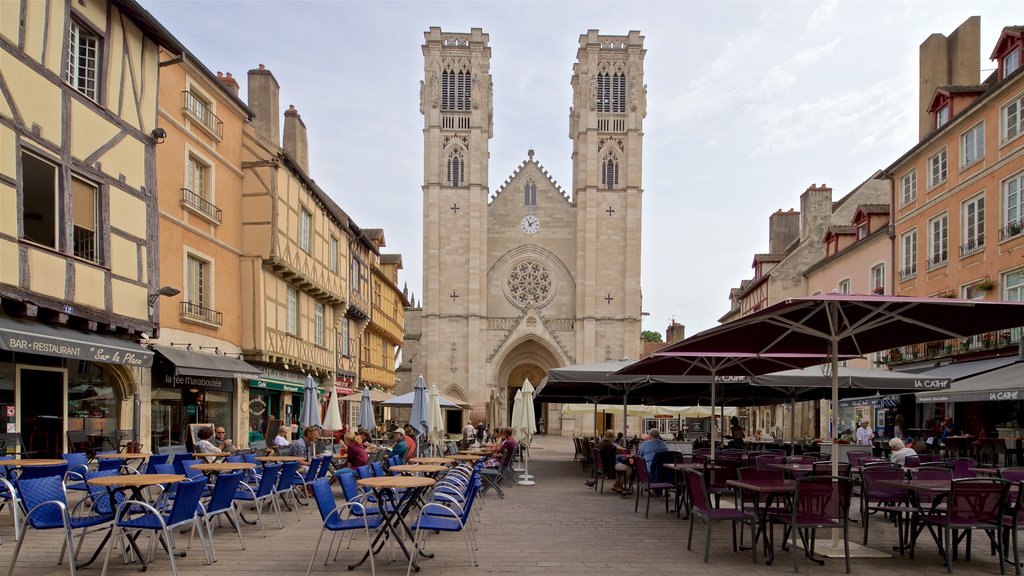 Catedral de Chalon mostrando comer al aire libre, una ciudad y patrimonio de arquitectura