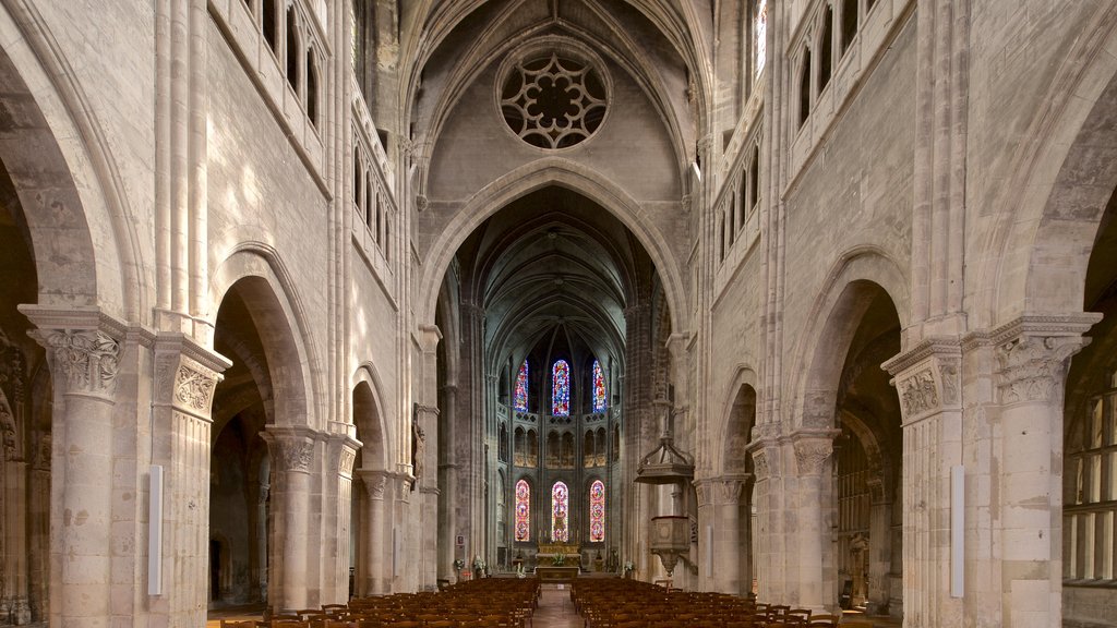 Chalon Cathedral which includes a church or cathedral, heritage elements and interior views