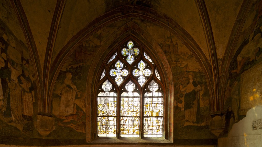 Collégiale Notre-Dame de Melun que inclui uma igreja ou catedral, vistas internas e elementos de patrimônio