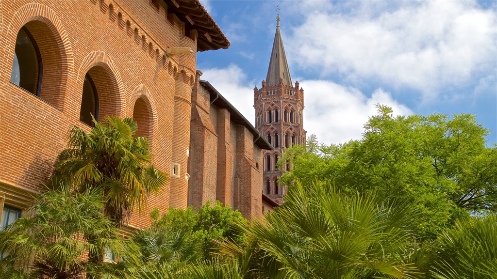 Musée Saint-Raymond mostrando arquitetura de patrimônio