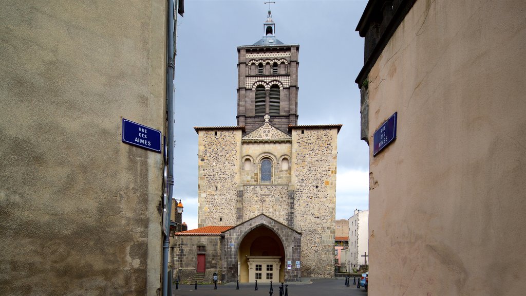 Basilica of Notre-Dame-du-Port qui includes architecture patrimoniale et une église ou une cathédrale