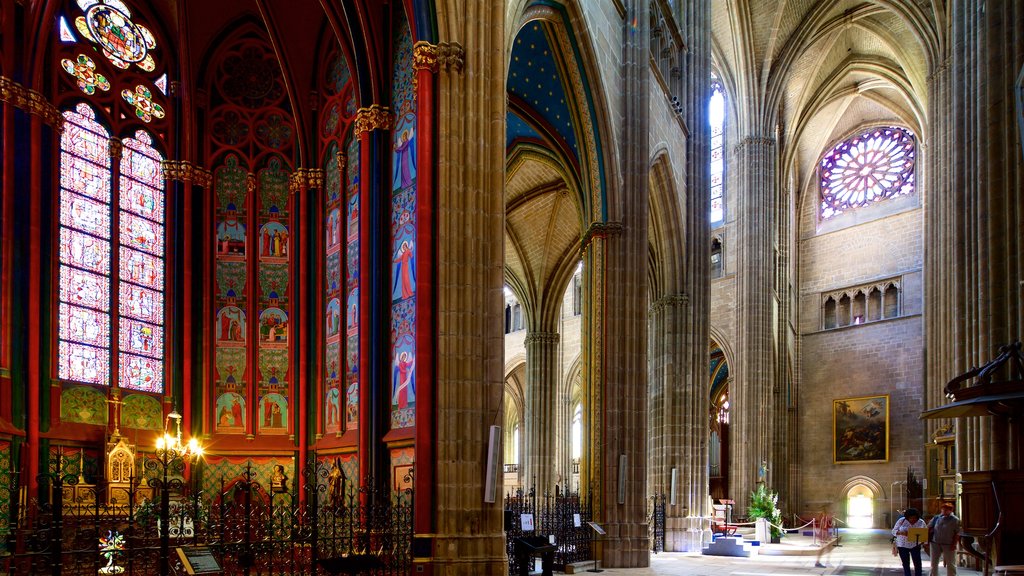 Catedral de Limoges ofreciendo una iglesia o catedral, vistas interiores y elementos del patrimonio