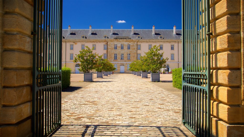 Centre National Du Costume De Scene which includes a square or plaza and heritage architecture