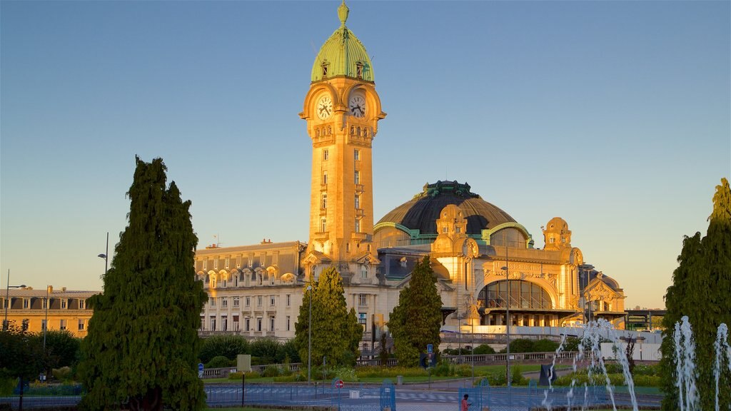 Gare de Limoges caracterizando arquitetura de patrimônio e um pôr do sol