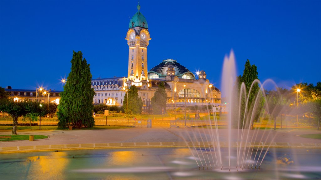 Gare de Limoges which includes a fountain, heritage architecture and night scenes