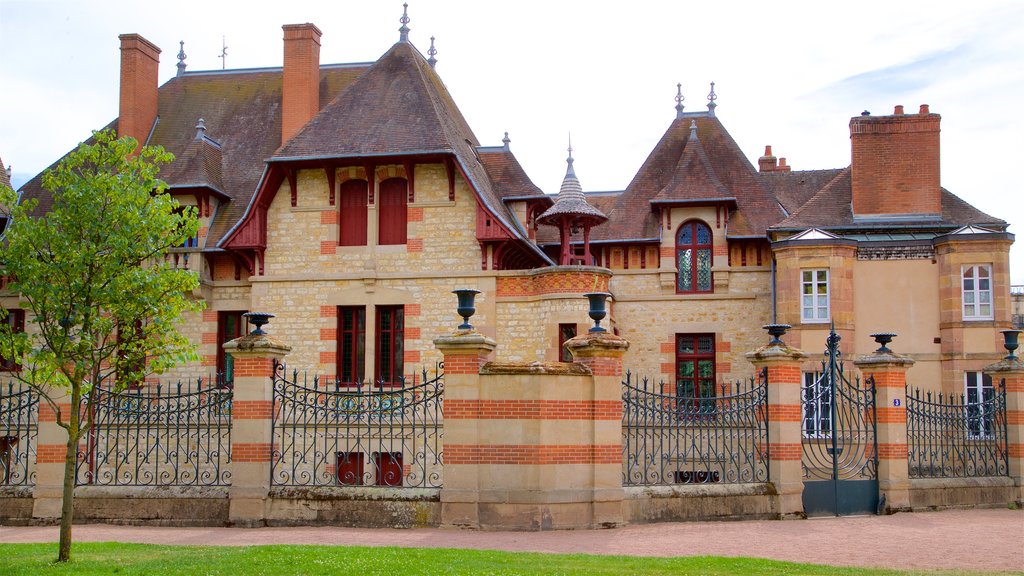 Maison Mantin que incluye patrimonio de arquitectura