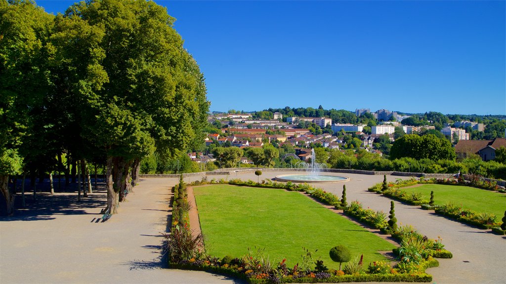 Musée des Beaux Arts showing a garden, landscape views and a fountain