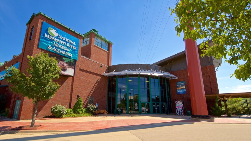 National Mississippi River Museum and Aquarium ofreciendo señalización