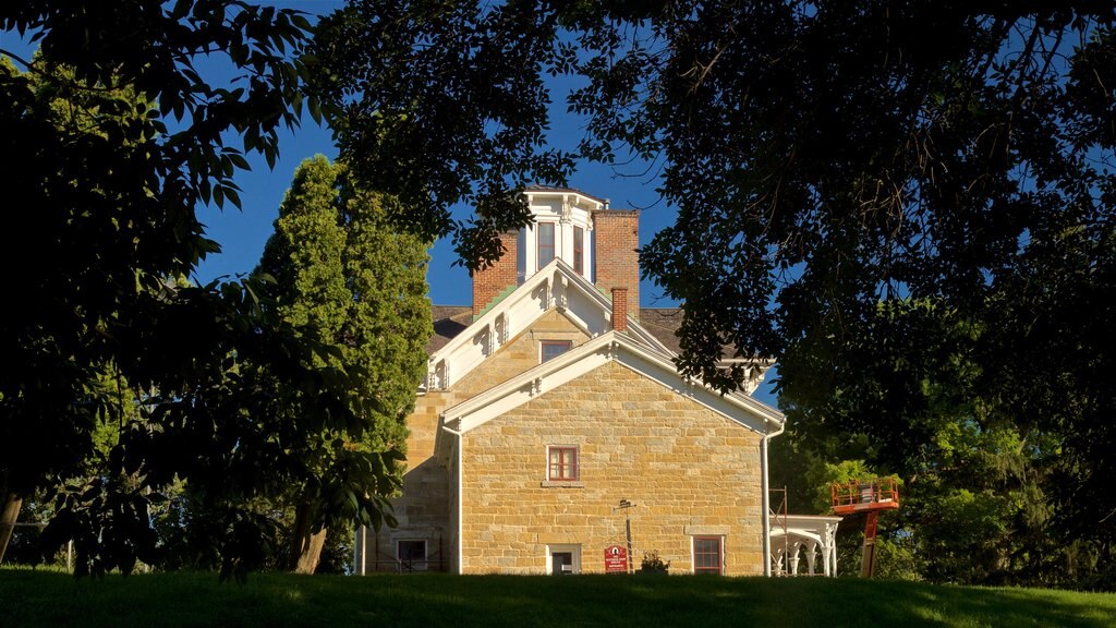 Mathias Ham House featuring a church or cathedral