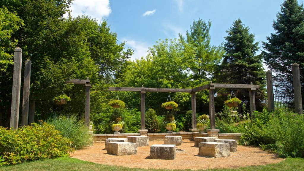 Reiman Gardens showing a garden