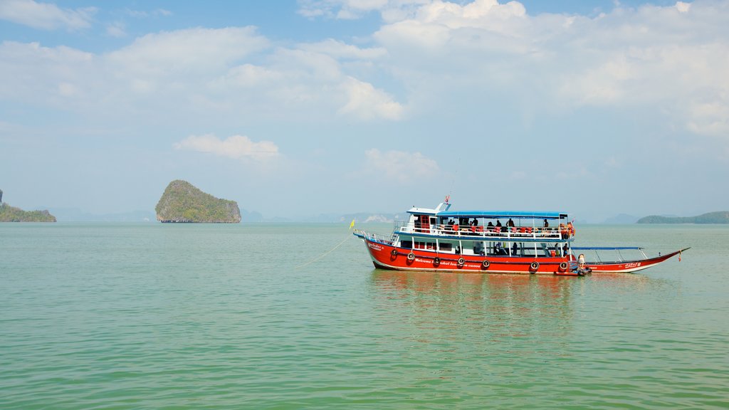 Parque Nacional de Ao Phang Nga caracterizando paisagem, uma balsa e um parque