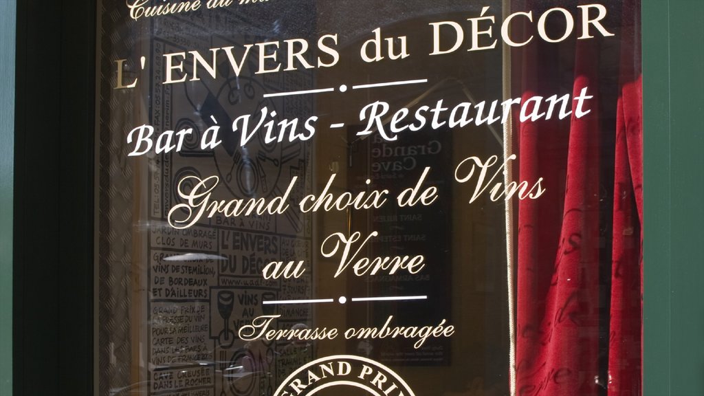 Saint-Emilion showing signage