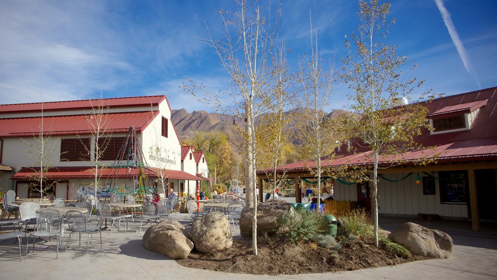 Hogle Zoo showing zoo animals