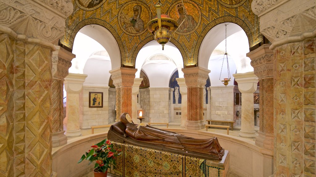 Abadia de Nossa Senhora do Monte Sião caracterizando elementos de patrimônio, vistas internas e elementos religiosos