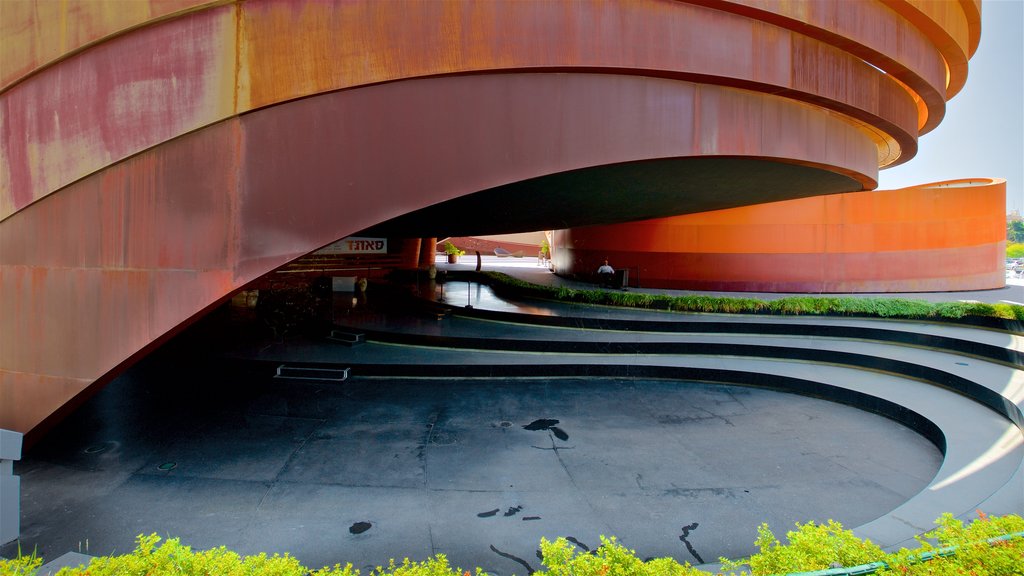 Museo del diseño Holon ofreciendo arquitectura moderna