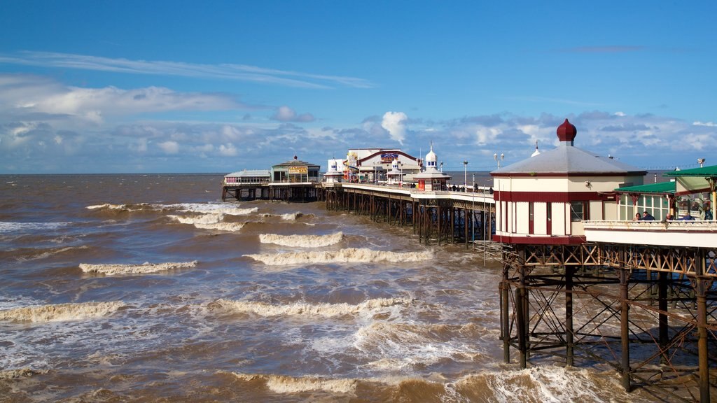 North Pier showing general coastal views