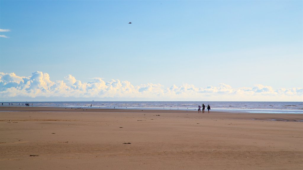 Blackpool North Shore Beach mostrando vistas de paisajes, una playa de arena y vistas generales de la costa