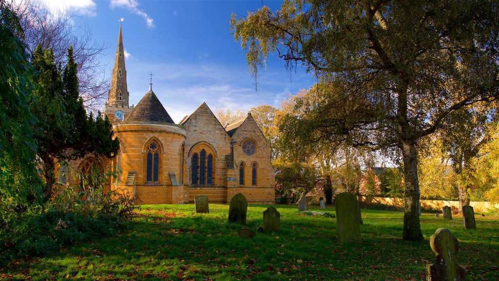 Church of the Holy Sepulchre showing a church or cathedral, a cemetery and heritage elements