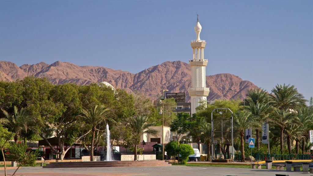 Aqaba featuring heritage elements and a fountain